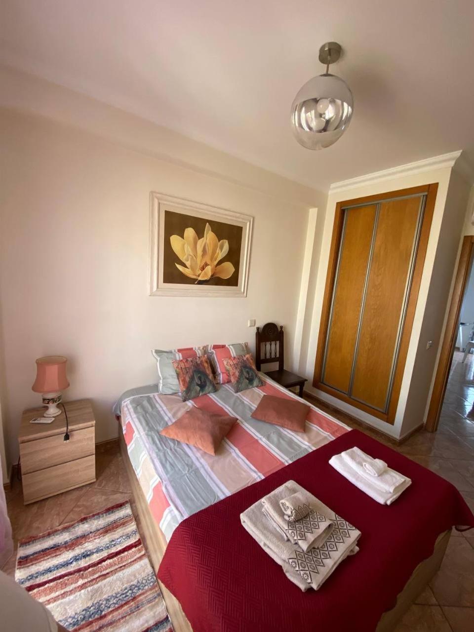 Guesthouse Milagre Centro ฟารู ภายนอก รูปภาพ