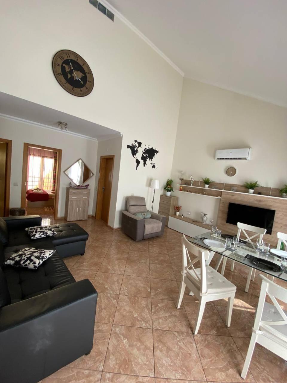 Guesthouse Milagre Centro ฟารู ภายนอก รูปภาพ